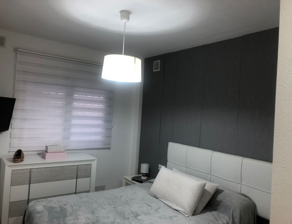 Chalet adosado en venta en calle Barcelona, 57