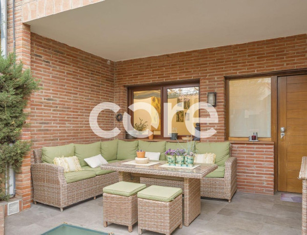 Chalet adosado en venta en Poble - Casc Antic