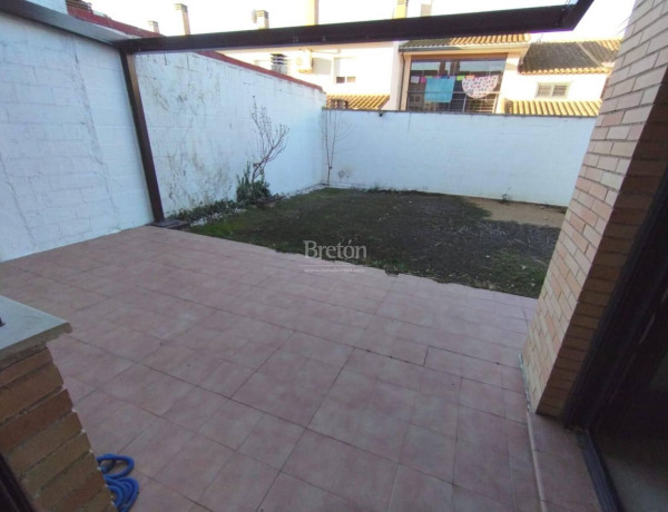 Chalet adosado en venta en calle Moliner María