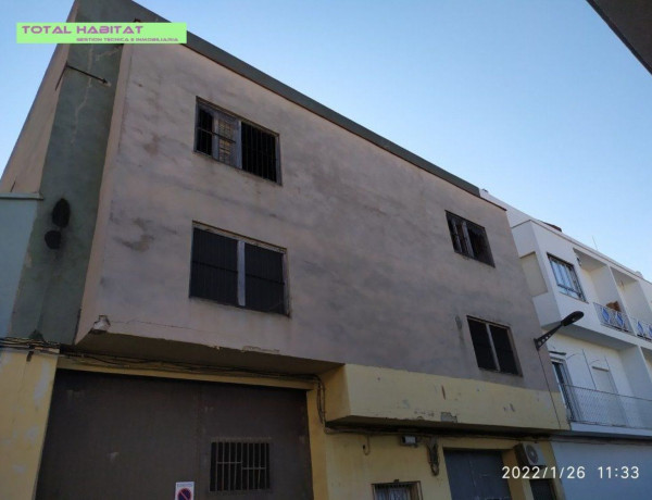 Edificio en venta en Núcleo Urbano