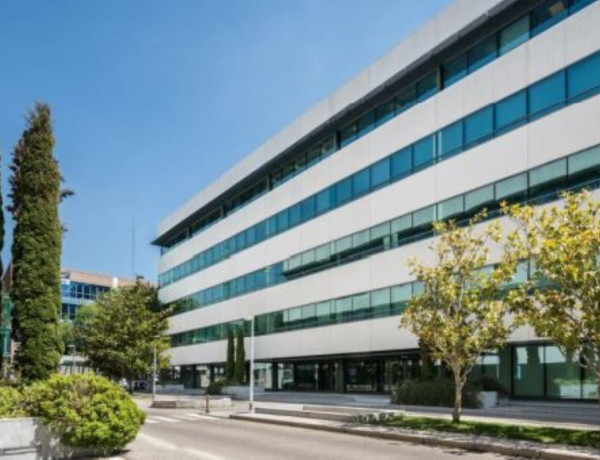 Alquiler de Edificio de oficinas en calle Julián Camarillo