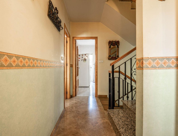 Chalet adosado en venta en calle Julio Romero de Torres