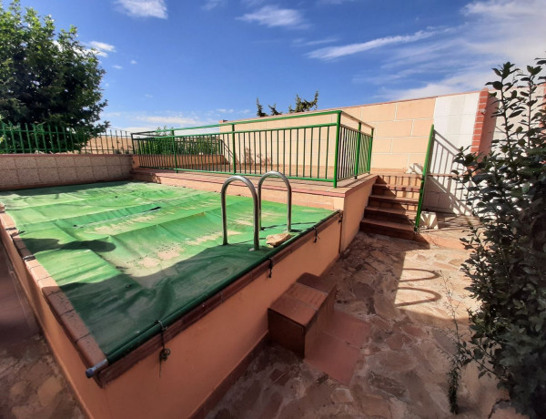 Casa de pueblo en venta en calle fuente arriba, 4