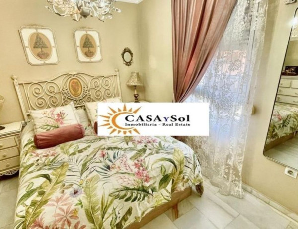 Chalet adosado en venta en calle San Alberto