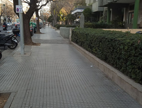 Garaje en venta en avenida Andalucía