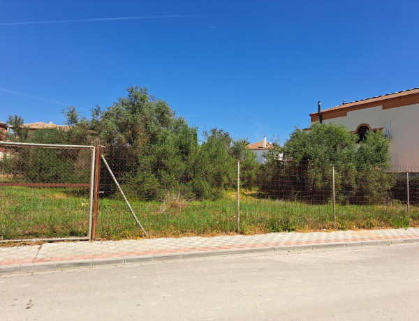 Terreno en venta en calle Castillo de la Serrezuela, 24