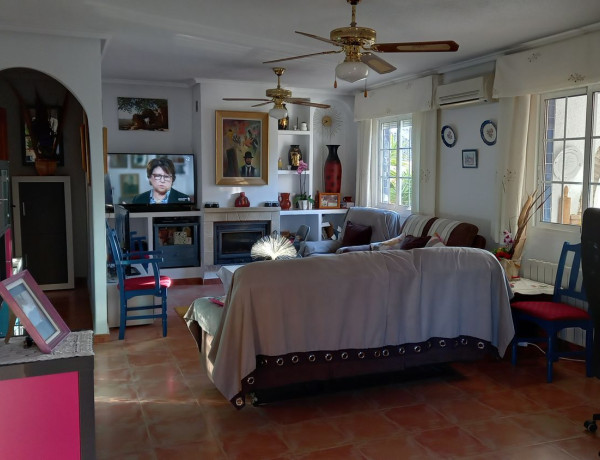 Casa o chalet independiente en venta en calle Beas del Segura, 557