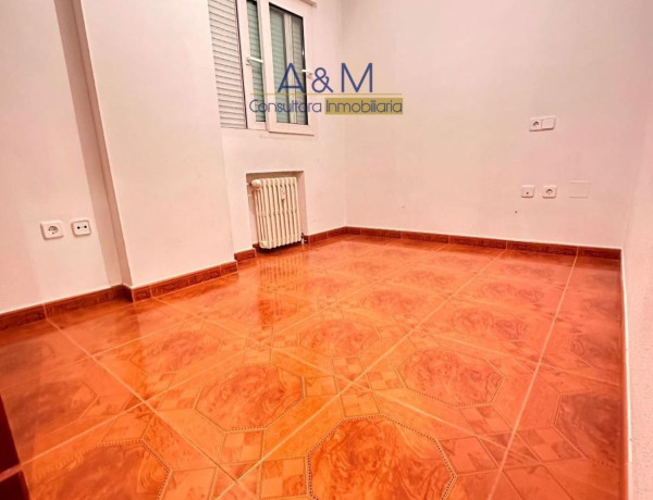 Piso en venta en Calle Italia