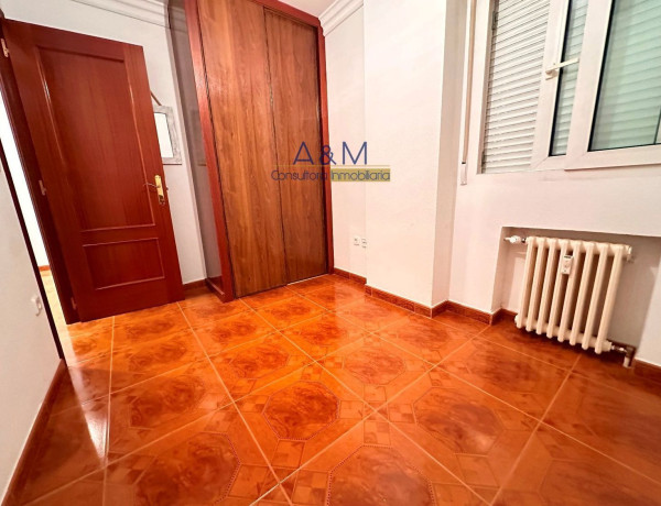 Piso en venta en Calle Italia