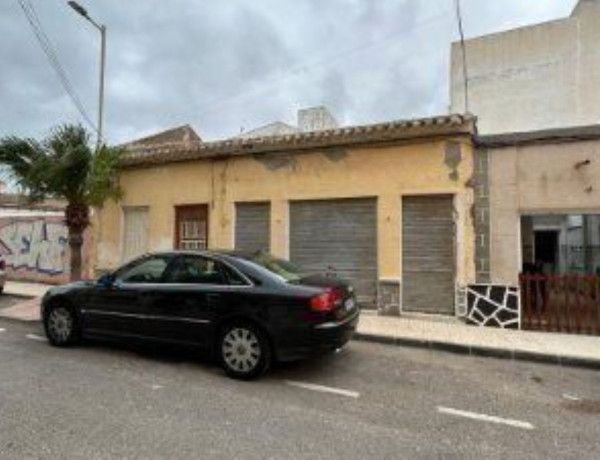 Chalet adosado en venta en Urb. Los Alcázares, Los Alcázares