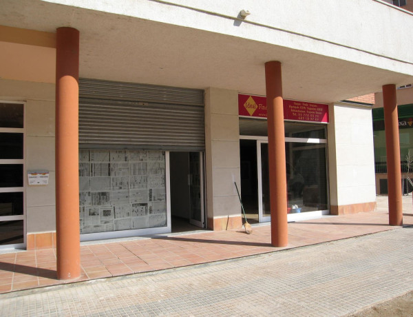 Alquiler de Local en calle de Lluís Puigjaner, 34