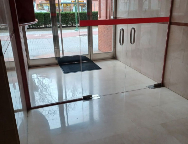 Piso en venta en calle Esteban Sáez Alvarado