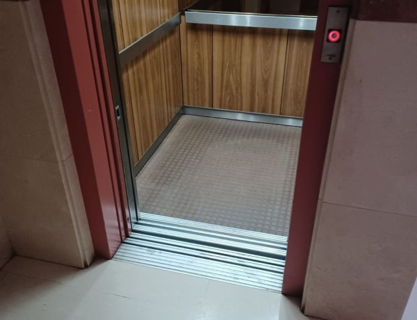 Piso en venta en calle Esteban Sáez Alvarado