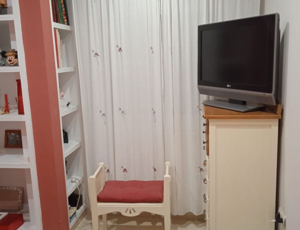 Piso en venta en calle Camilo José Cela, 5