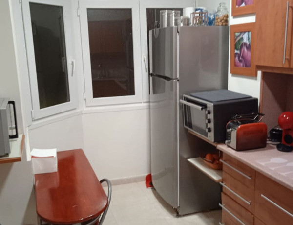 Piso en venta en calle Camilo José Cela, 5