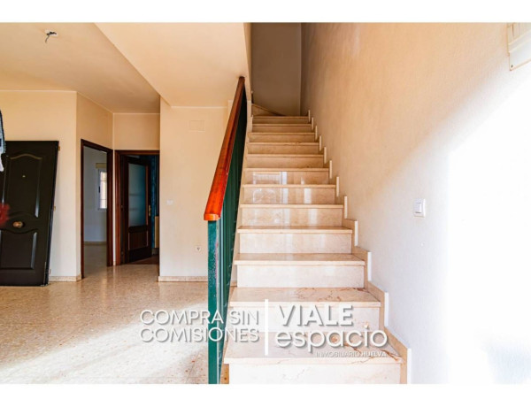 Chalet adosado en venta en calle Joaquín Turina, 17