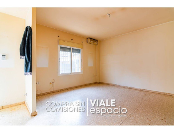 Chalet adosado en venta en calle Joaquín Turina, 17