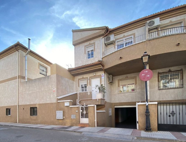 Chalet pareado en venta en calle Río Tajo, 26