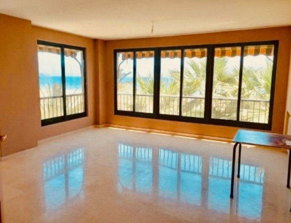 Piso en venta en avenida Vicente Llorca Alós