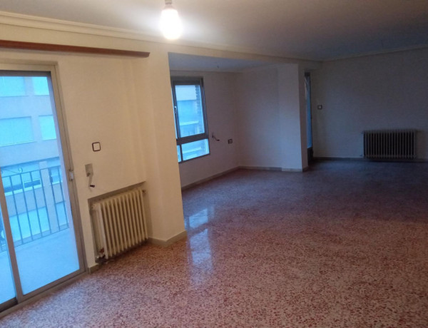 Piso en venta en Barri Zona Nord