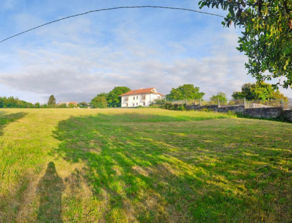 Terreno en venta en camino del Bosque, 10