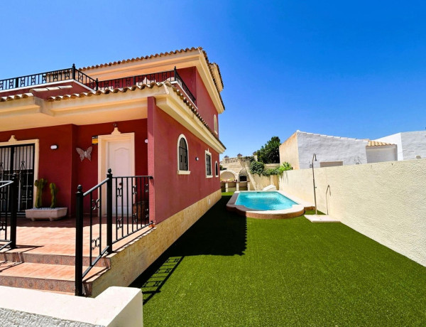 Casa o chalet independiente en venta en avenida Torrevieja-montezenia