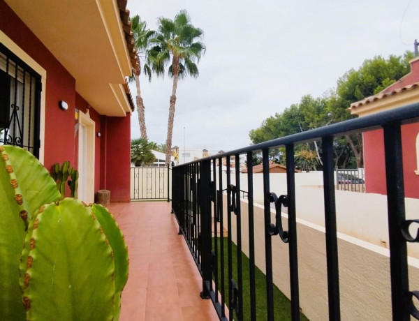 Casa o chalet independiente en venta en avenida Torrevieja-montezenia