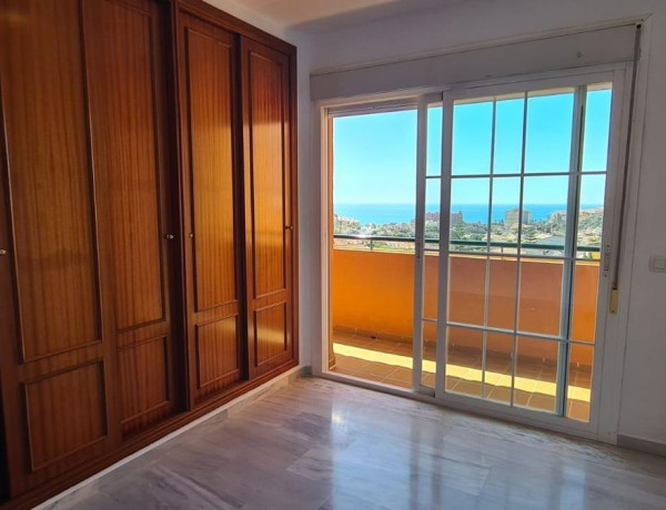 Chalet adosado en venta en calle Anemona, 15