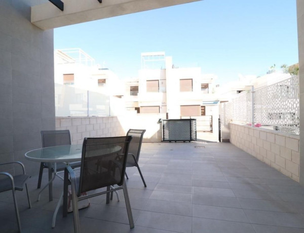 Chalet adosado en venta en calle Navia