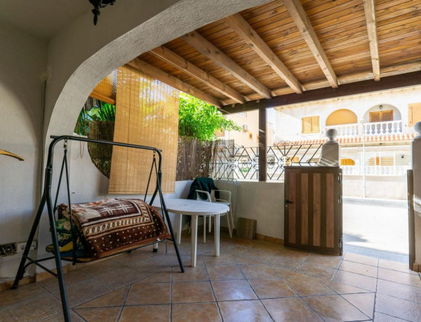 Casa o chalet independiente en venta en calle Tribunas