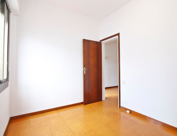 Piso en venta en calle d'Alpens