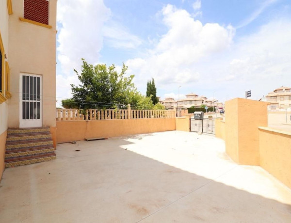 Piso en venta en avenida Torrevieja Mz II