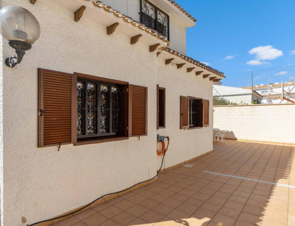 Casa o chalet independiente en venta en calle Elcano Zen, 2