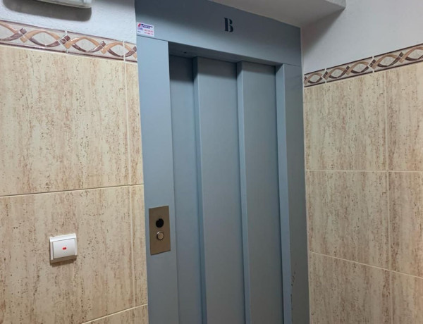 Piso en venta en calle de Victòria dels Àngels, 25