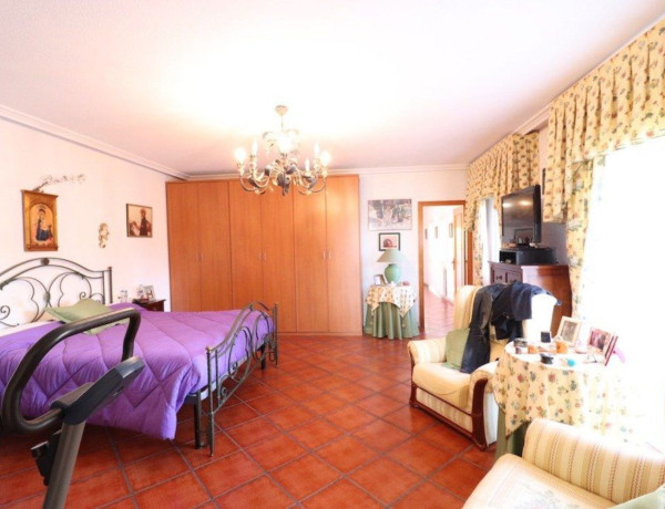 Casa o chalet independiente en venta en calle Huelma