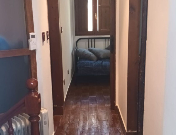 Chalet adosado en venta en calle Fornás