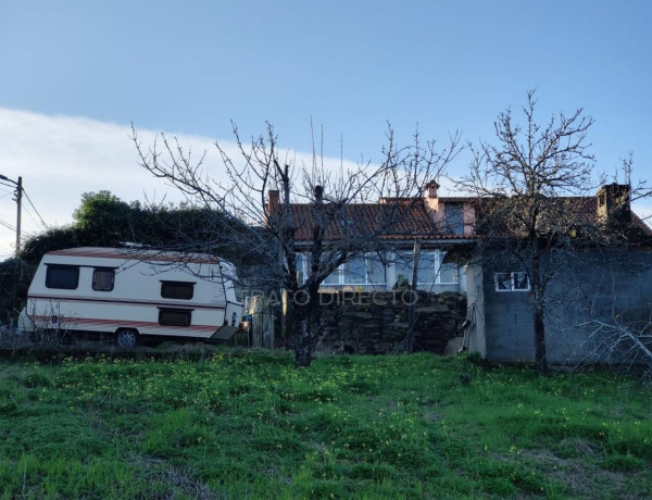 Terreno en venta en calle Outeiriño