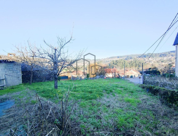 Terreno en venta en calle Outeiriño