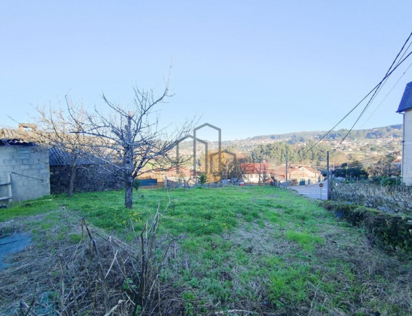 Terreno en venta en calle Outeiriño