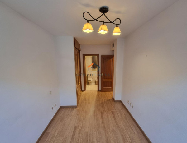 Piso en venta en calle de Tomás Bretón, 56