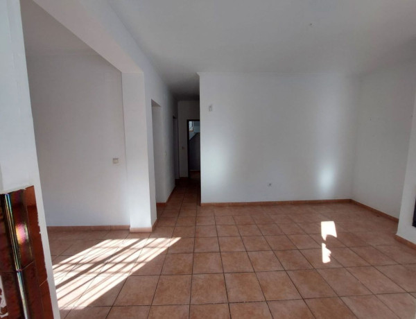 Chalet adosado en venta en calle Pilistra