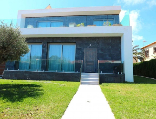 Casa o chalet independiente en venta en calle los Gorriones