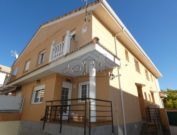 Chalet adosado en venta en agustin rodriguez sahagun