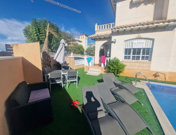 Chalet adosado en venta en Lomas de cabo roig