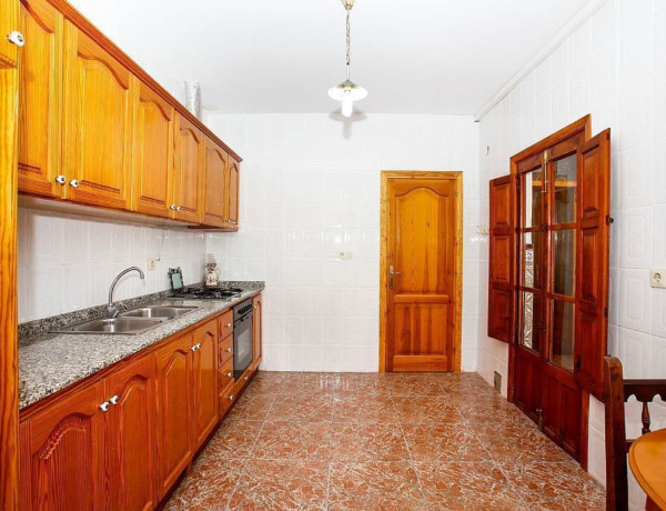 Casa de pueblo en venta en Centro Urbano