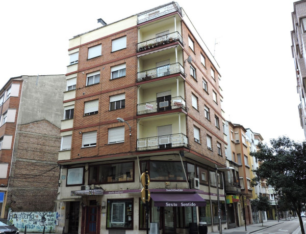 Alquiler de Piso en calle Antolin Lopez Pelaez, 3