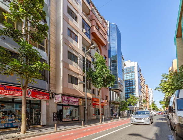 Piso en venta en calle León y Castillo, 173