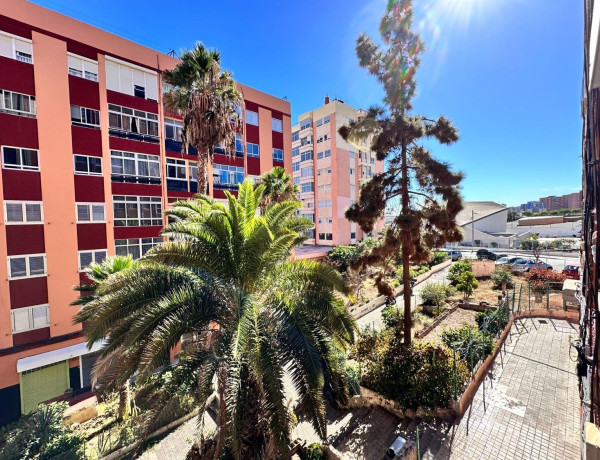 Piso en venta en avenida de la Feria