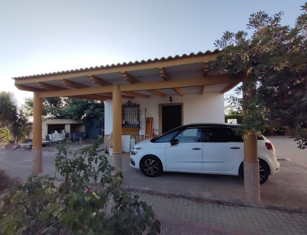 Casa o chalet independiente en venta en Carretera de Sevilla a Utrera