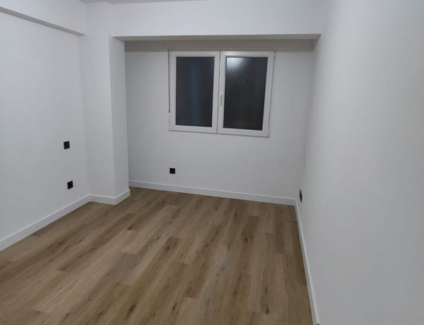 Piso en venta en avenida de Balaídos, 13